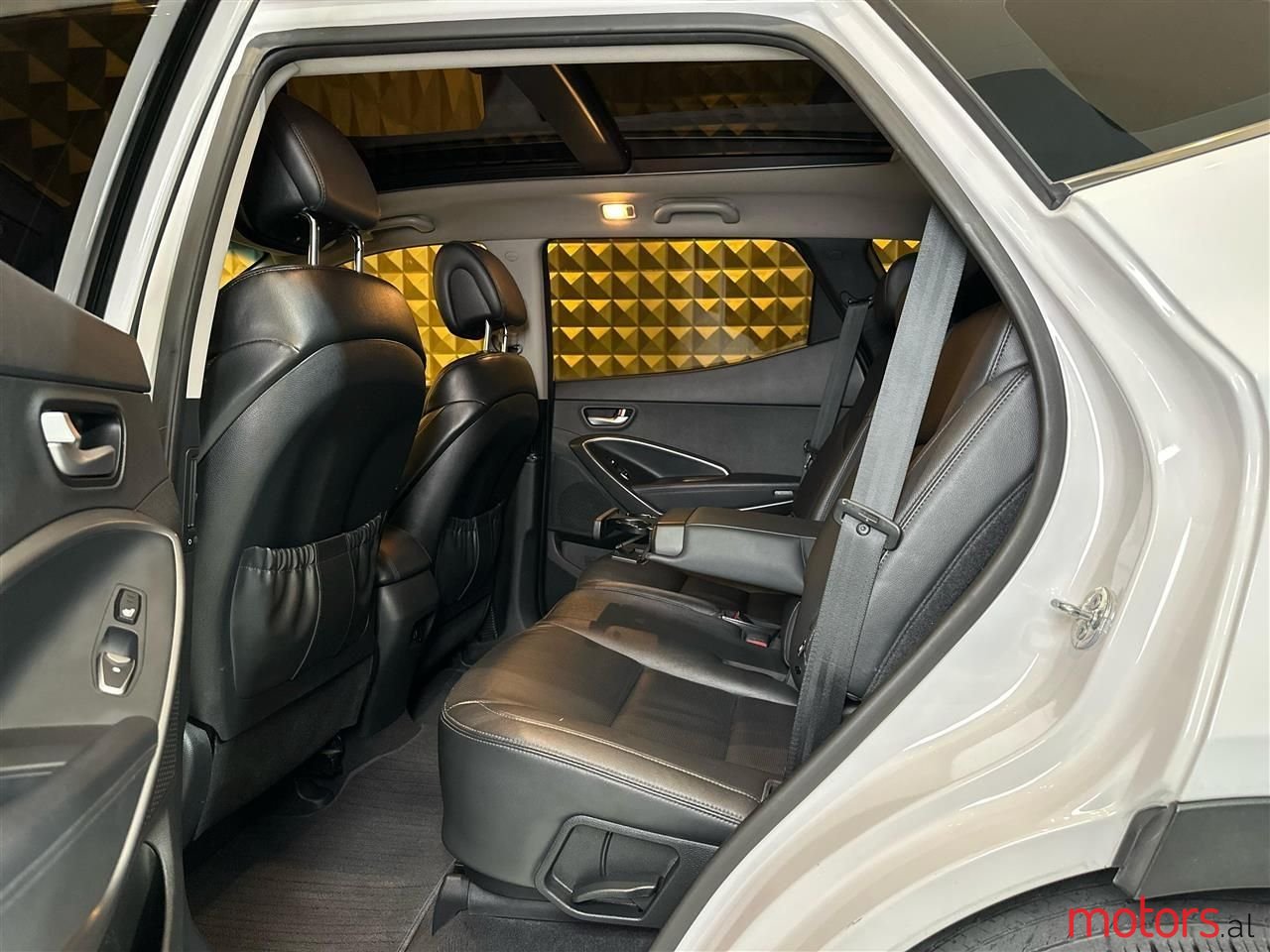 2013' Hyundai Santa Fe photo #2