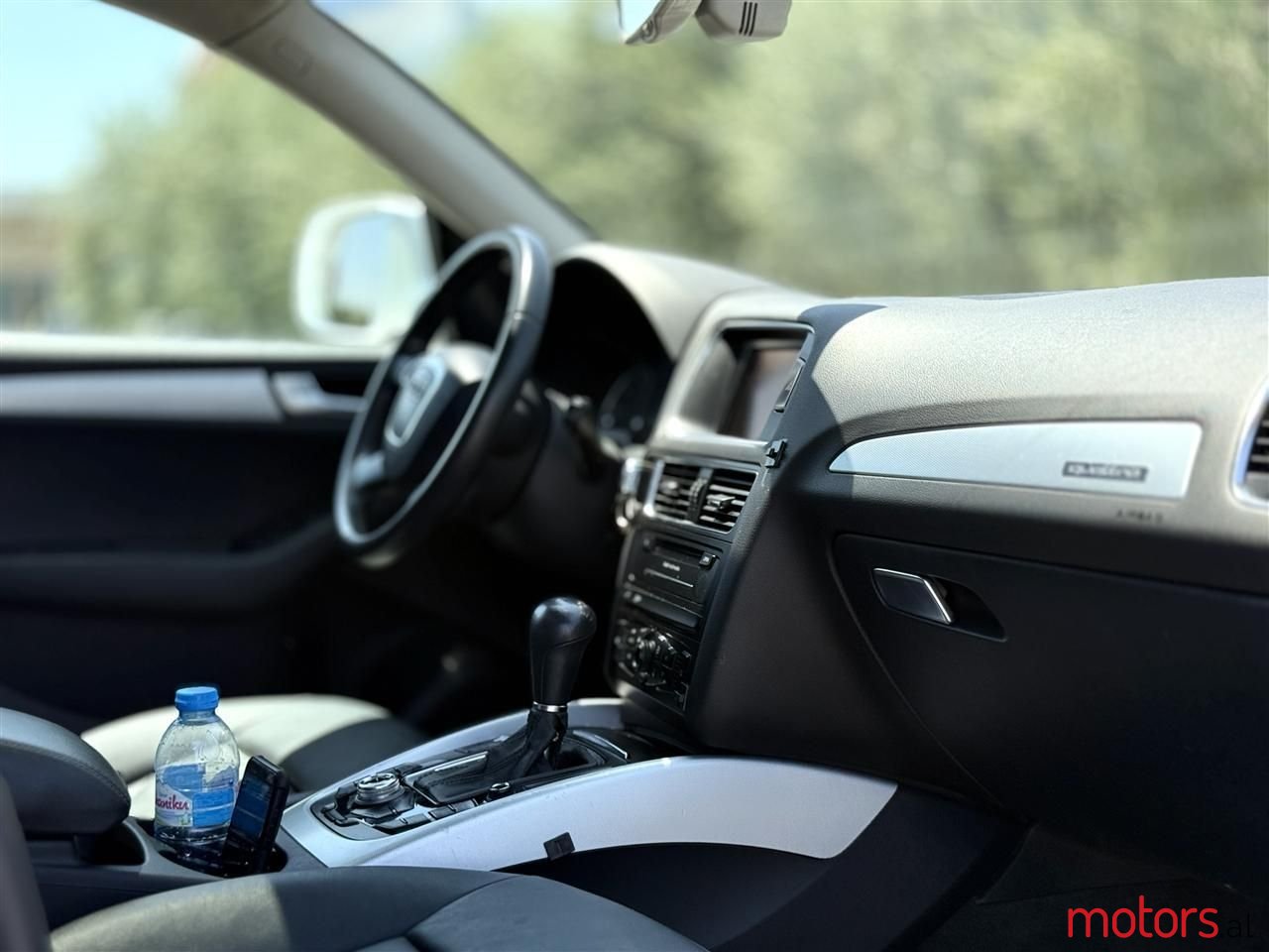 2011' Audi Q5 photo #6