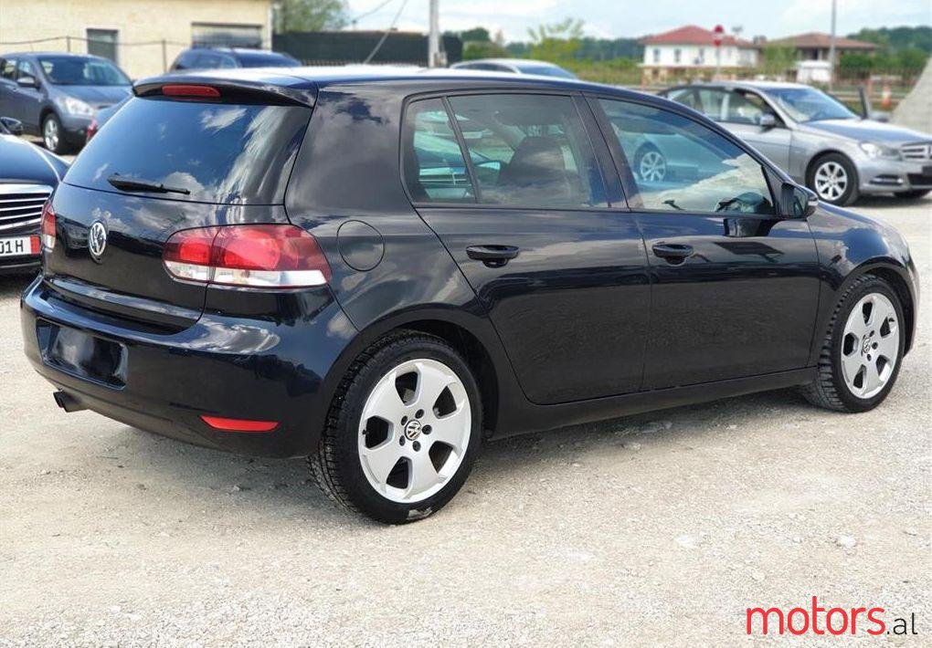 2010' Volkswagen Golf photo #1