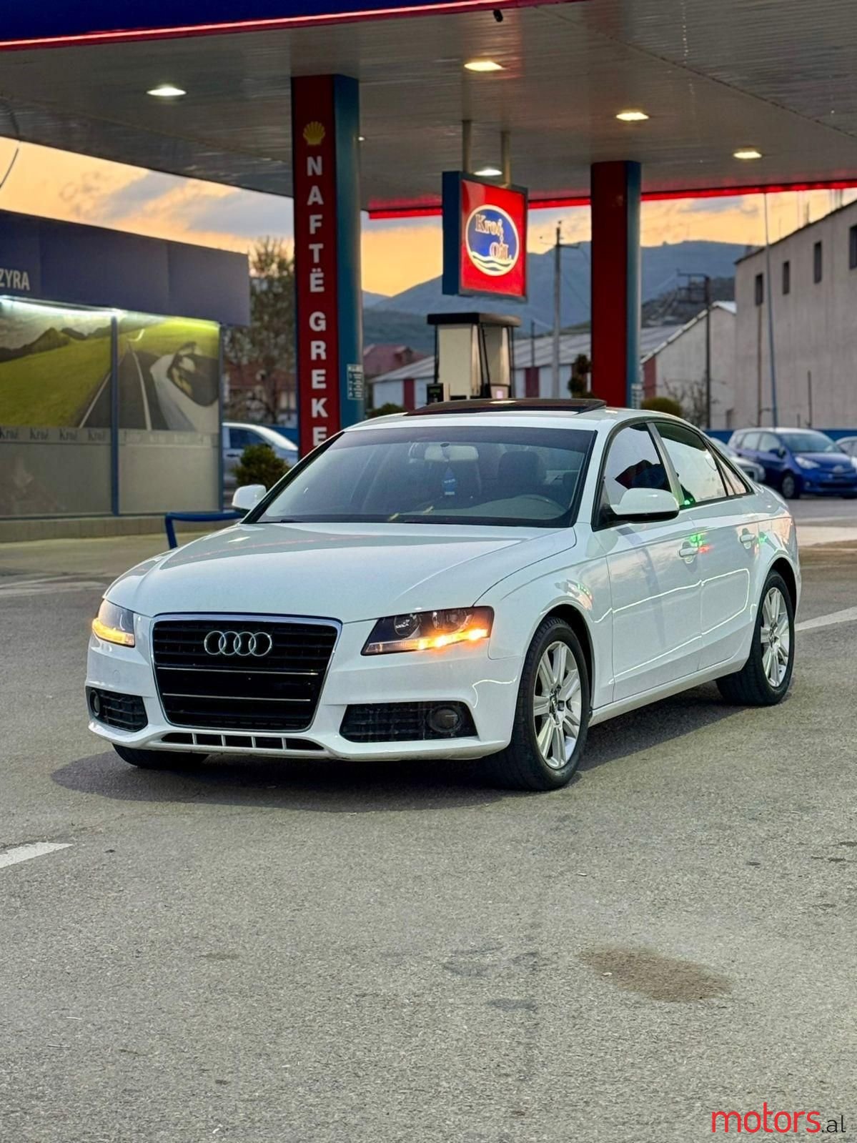 2011' Audi A4 photo #1