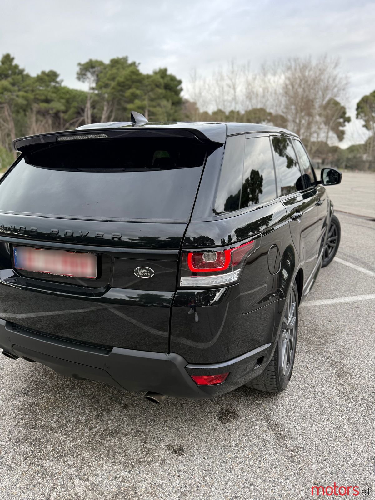 2017' Land Rover Range Rover Sport photo #3