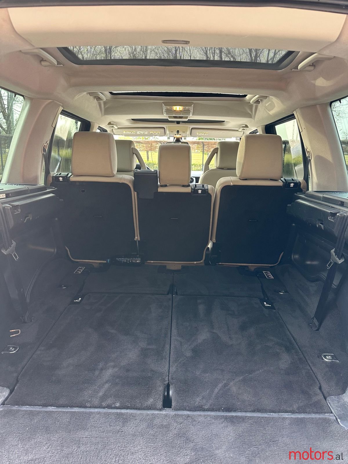 2009' Land Rover Discovery photo #2