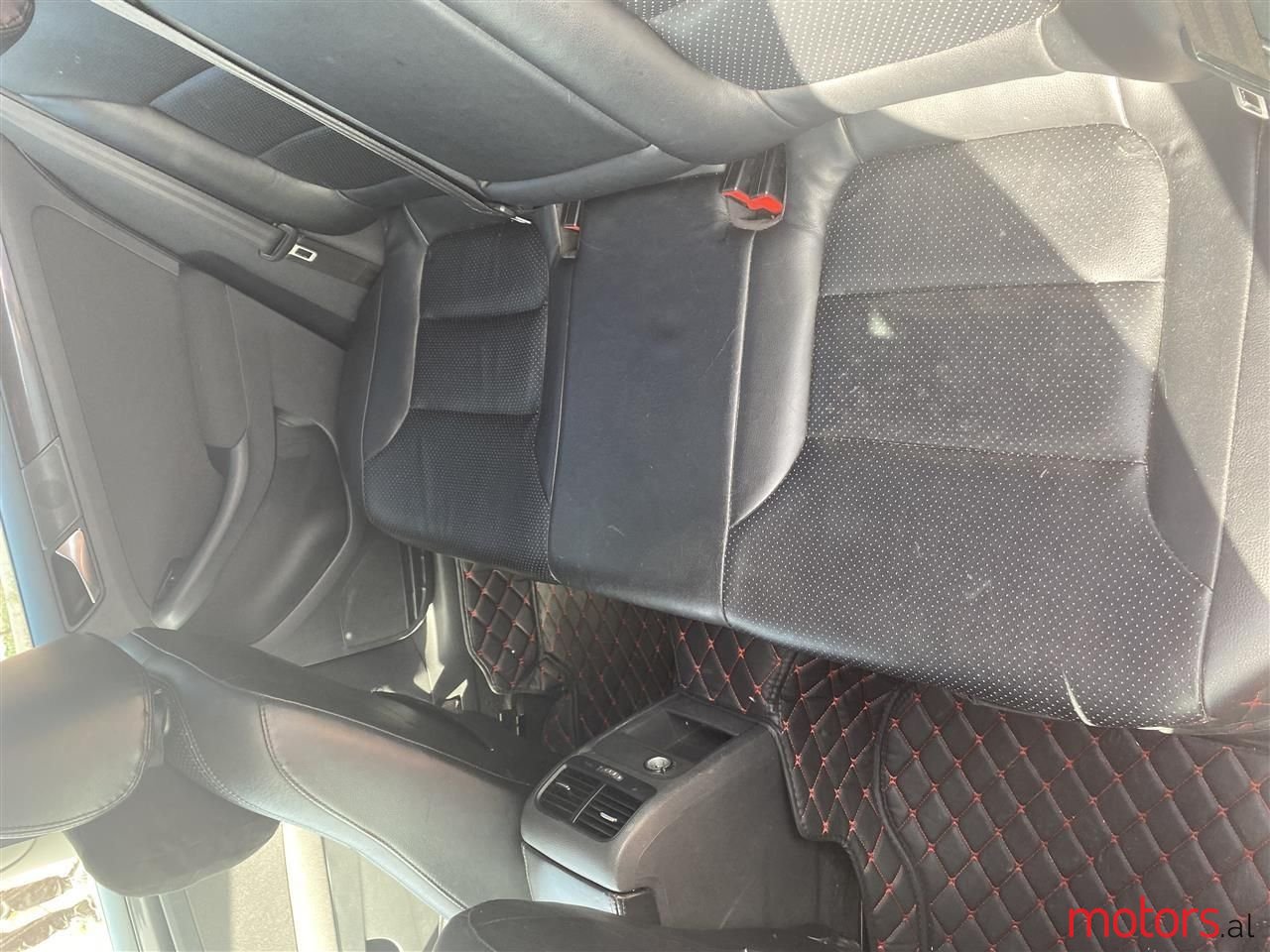 2012' Volkswagen Jetta photo #2