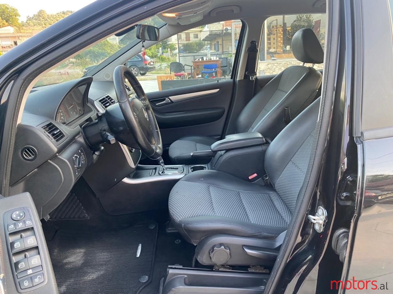 2005' Mercedes-Benz A 180 photo #6