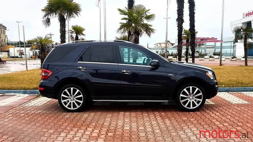 2011' Mercedes-Benz ML 350 photo #2