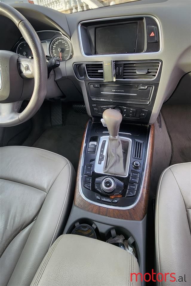 2011' Audi Q5 photo #6