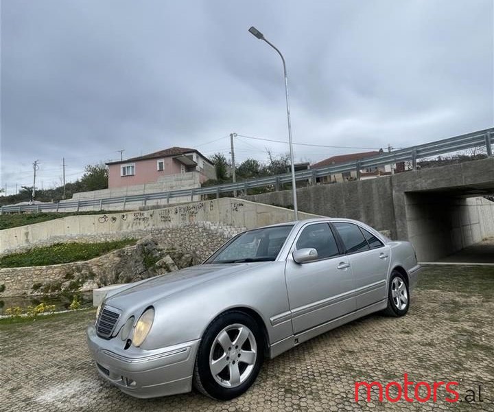 2001' Mercedes-Benz 270 photo #5
