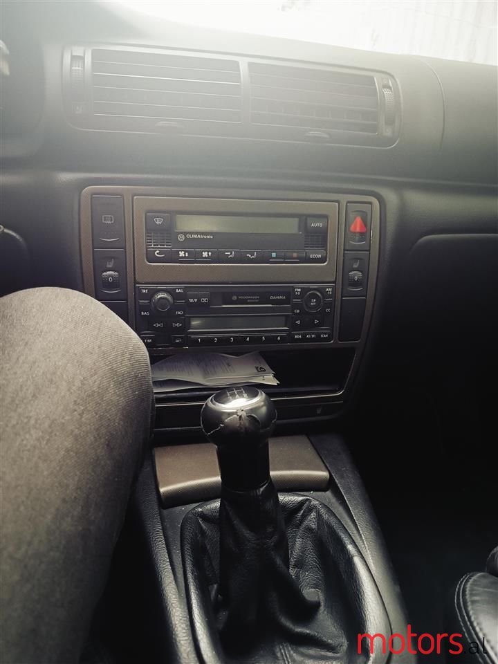 2000' Volkswagen Passat photo #5