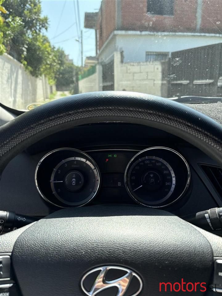 2012' Hyundai Sonata photo #6