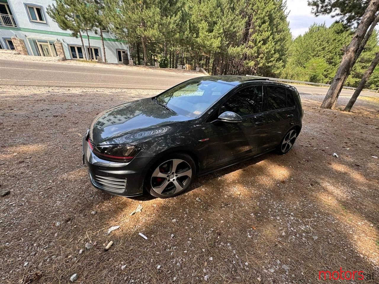 2016' Volkswagen Golf photo #1