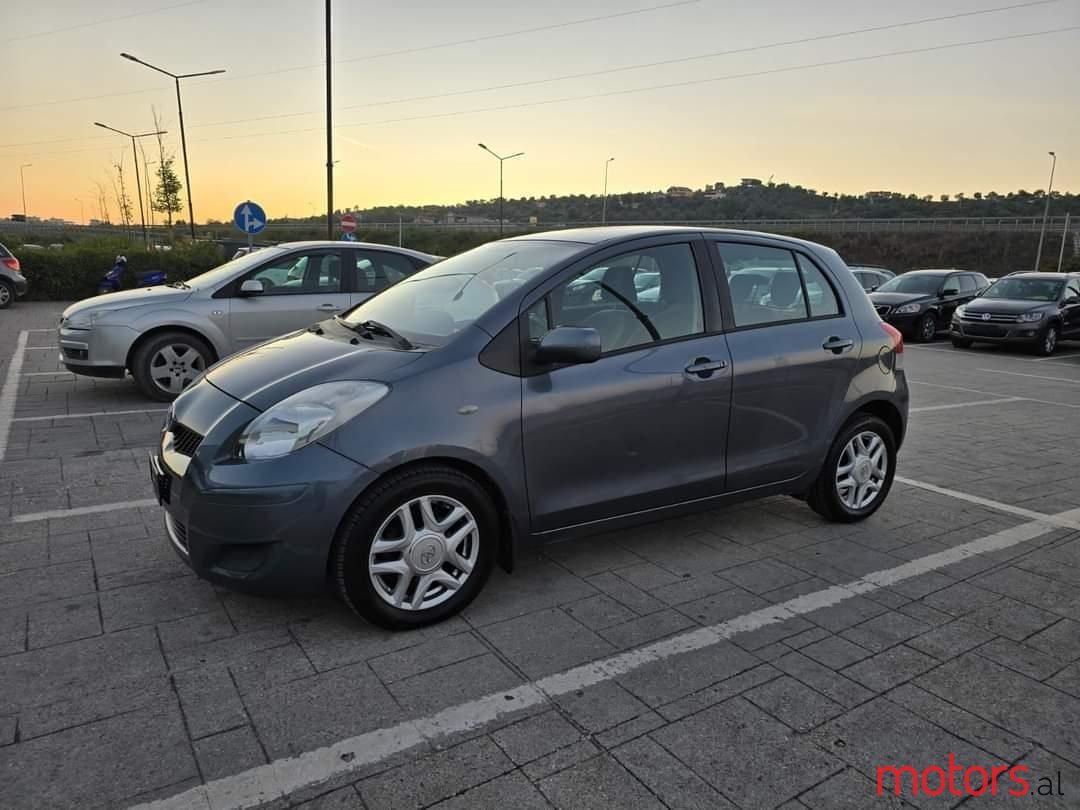 2009' Toyota Yaris photo #4