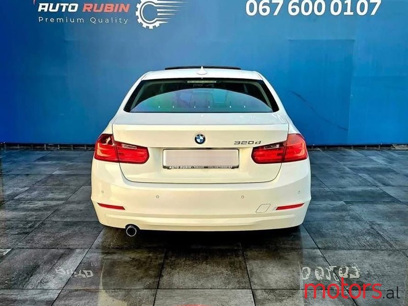 2012' BMW 320 photo #5