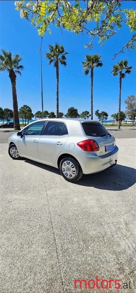 2009' Toyota Auris photo #4