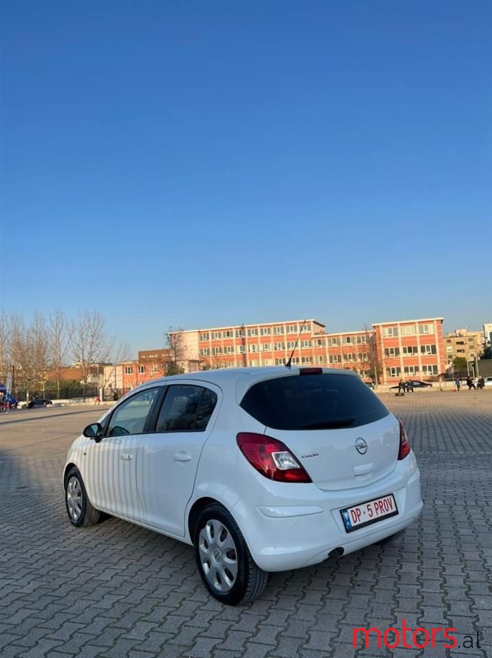 2013' Opel Corsa photo #2