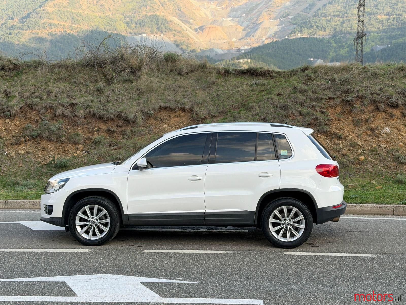 2013' Volkswagen Tiguan photo #3
