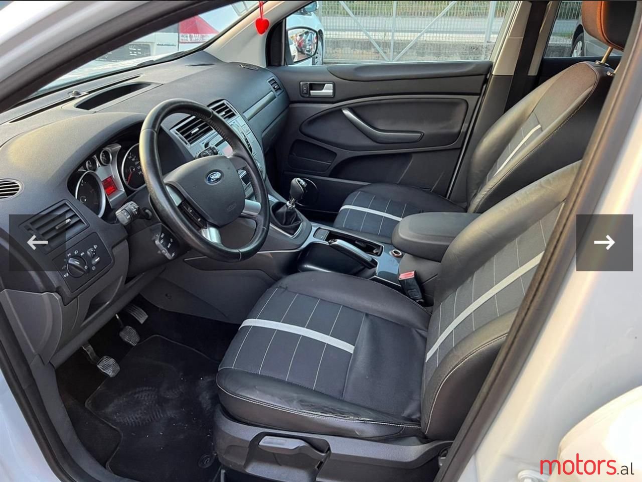 2009' Ford Kuga photo #3