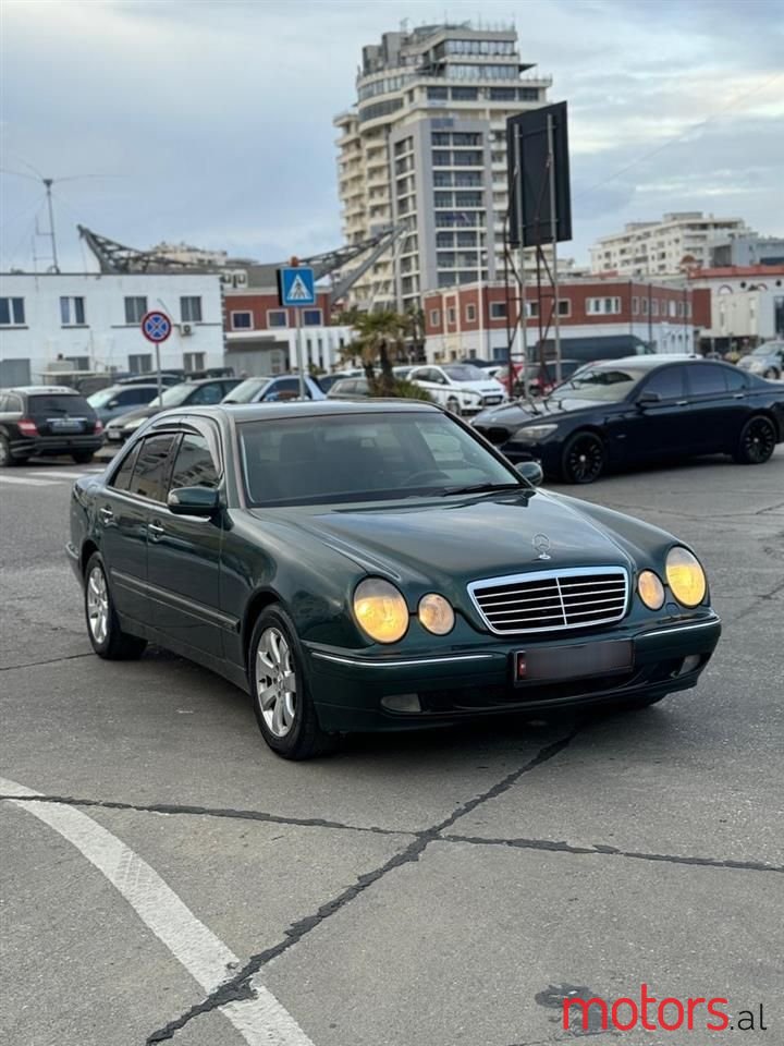 2000' Mercedes-Benz E 270 photo #5
