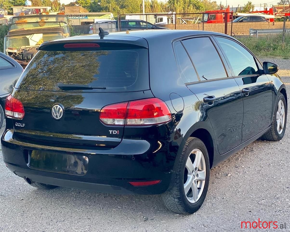 2010' Volkswagen Golf photo #2