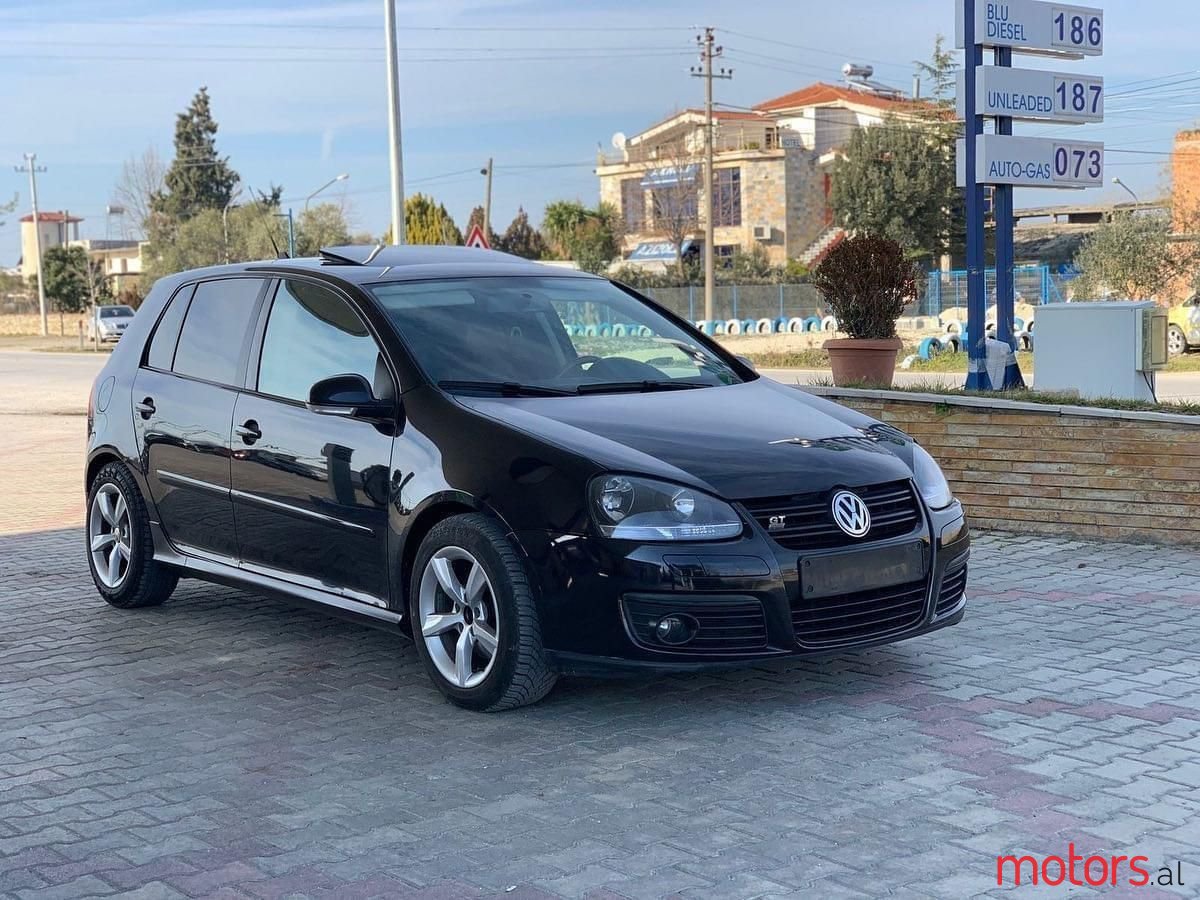 2008' Volkswagen Golf photo #6