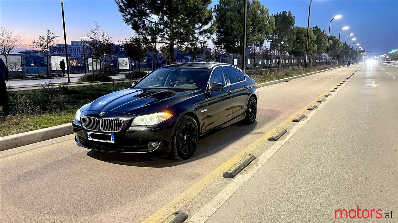 2012' BMW 520 photo #1