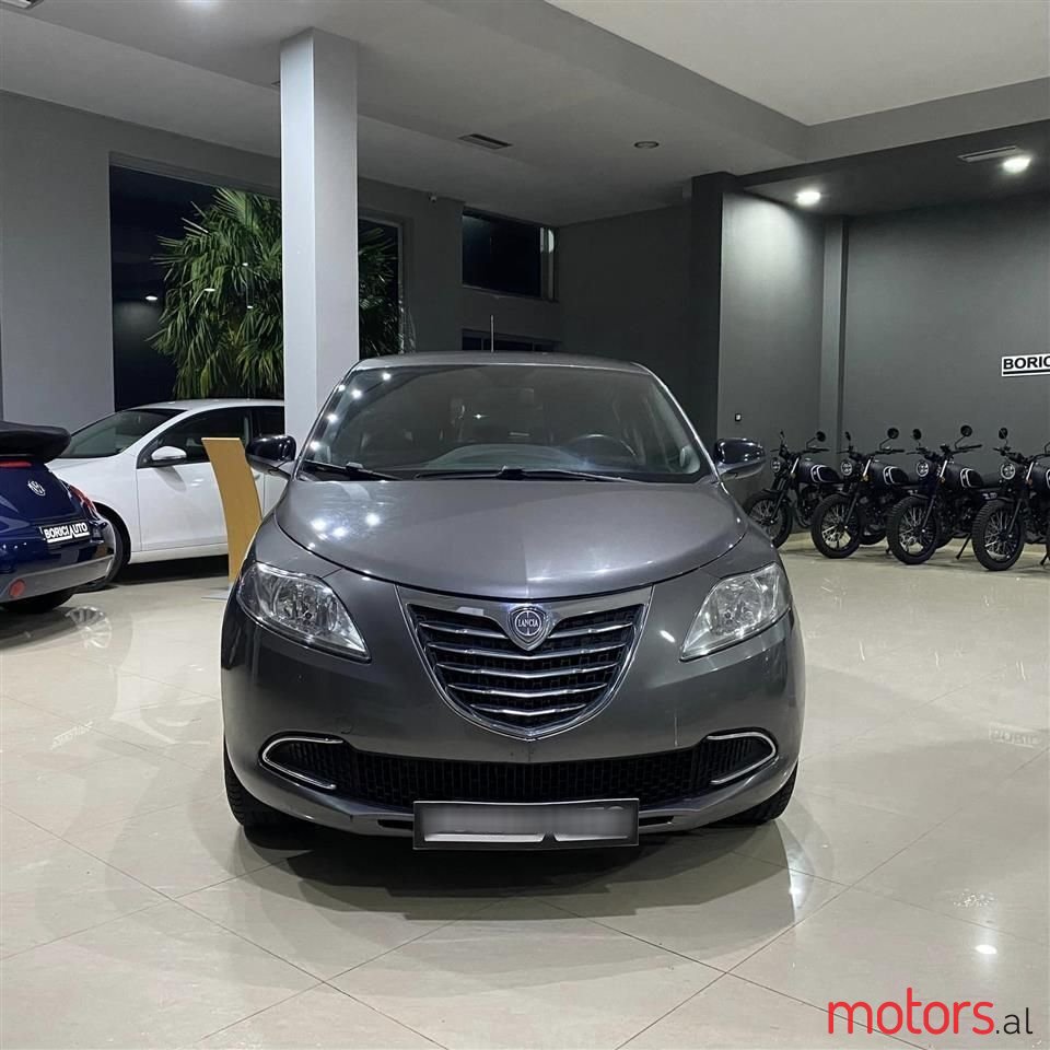 2012' Lancia Ypsilon photo #6