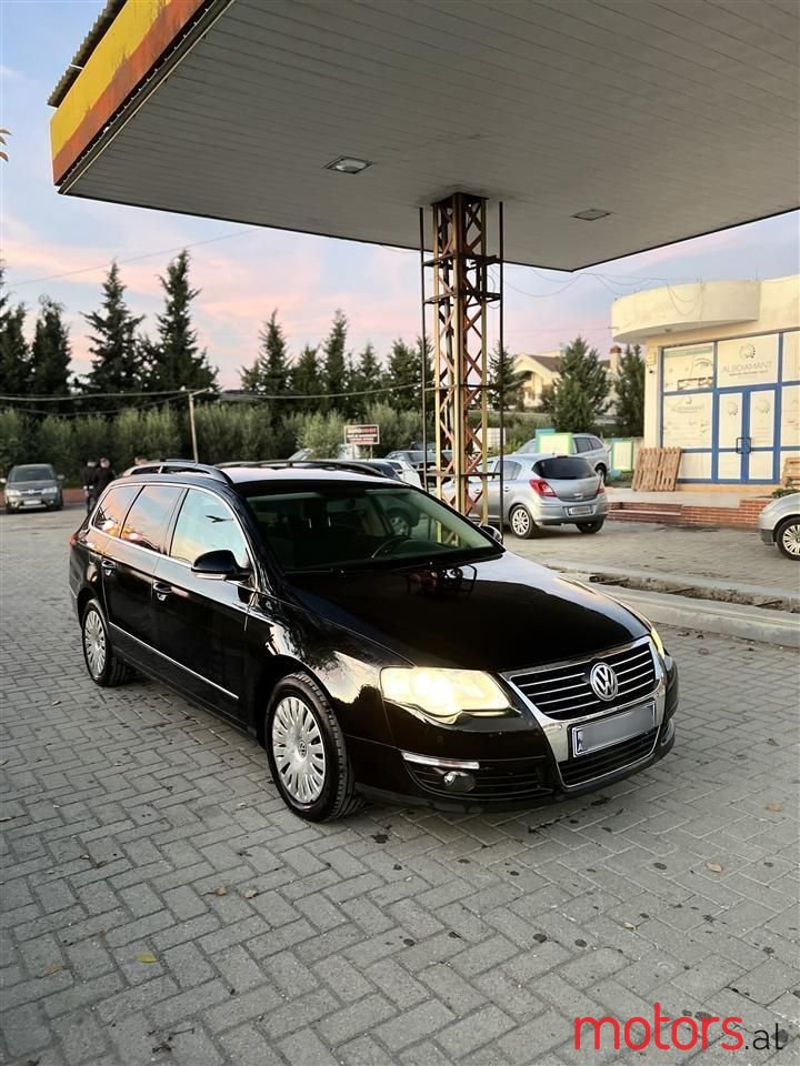 2010' Volkswagen Passat photo #1