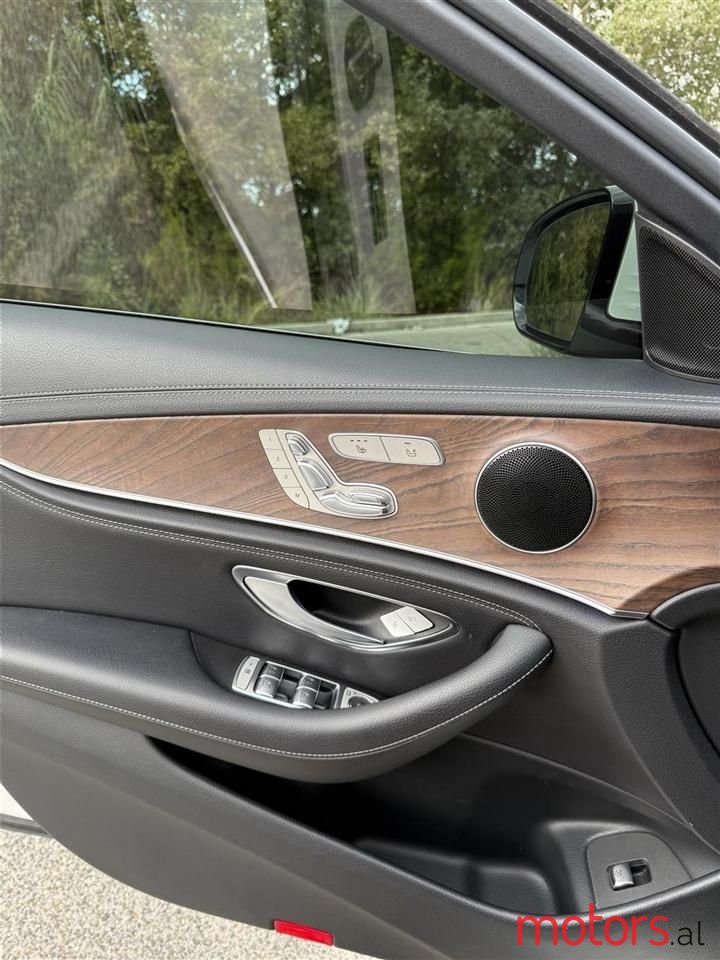 2017' Mercedes-Benz E 220 photo #5