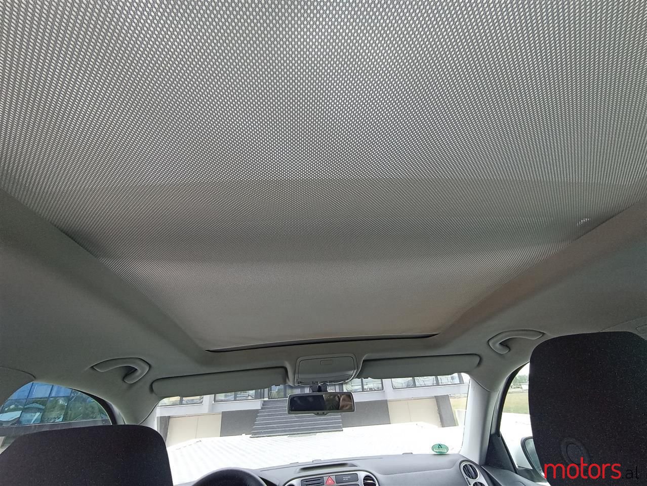 2009' Volkswagen Tiguan photo #2