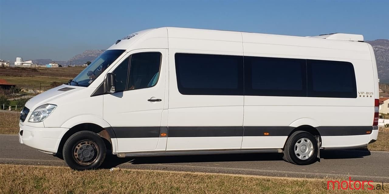 2008' Mercedes-Benz 300 photo #6