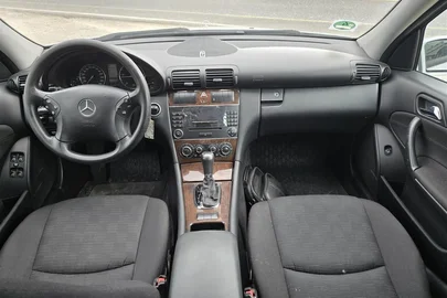 2006' Mercedes-Benz C 220