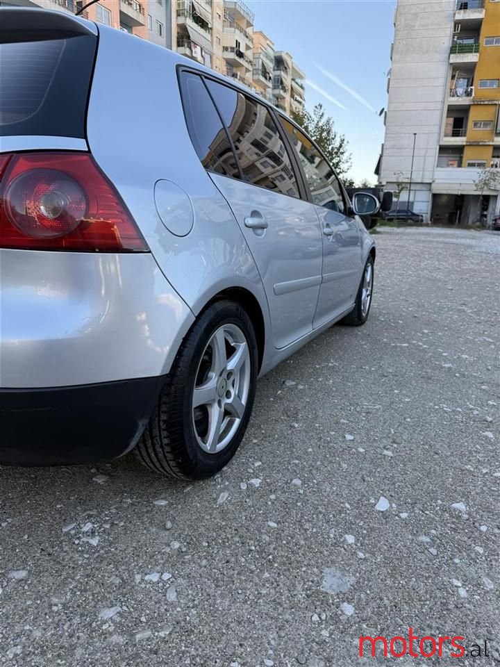 2006' Volkswagen Golf photo #2