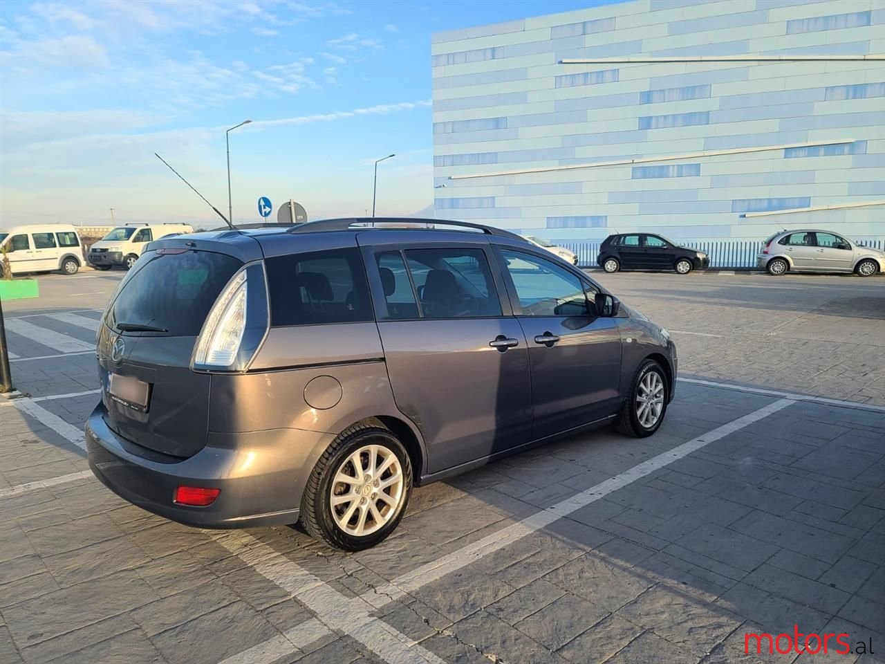 2010' Mazda 5 photo #4