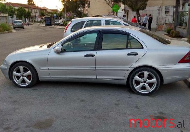 2002' Mercedes-Benz C-Class photo #1