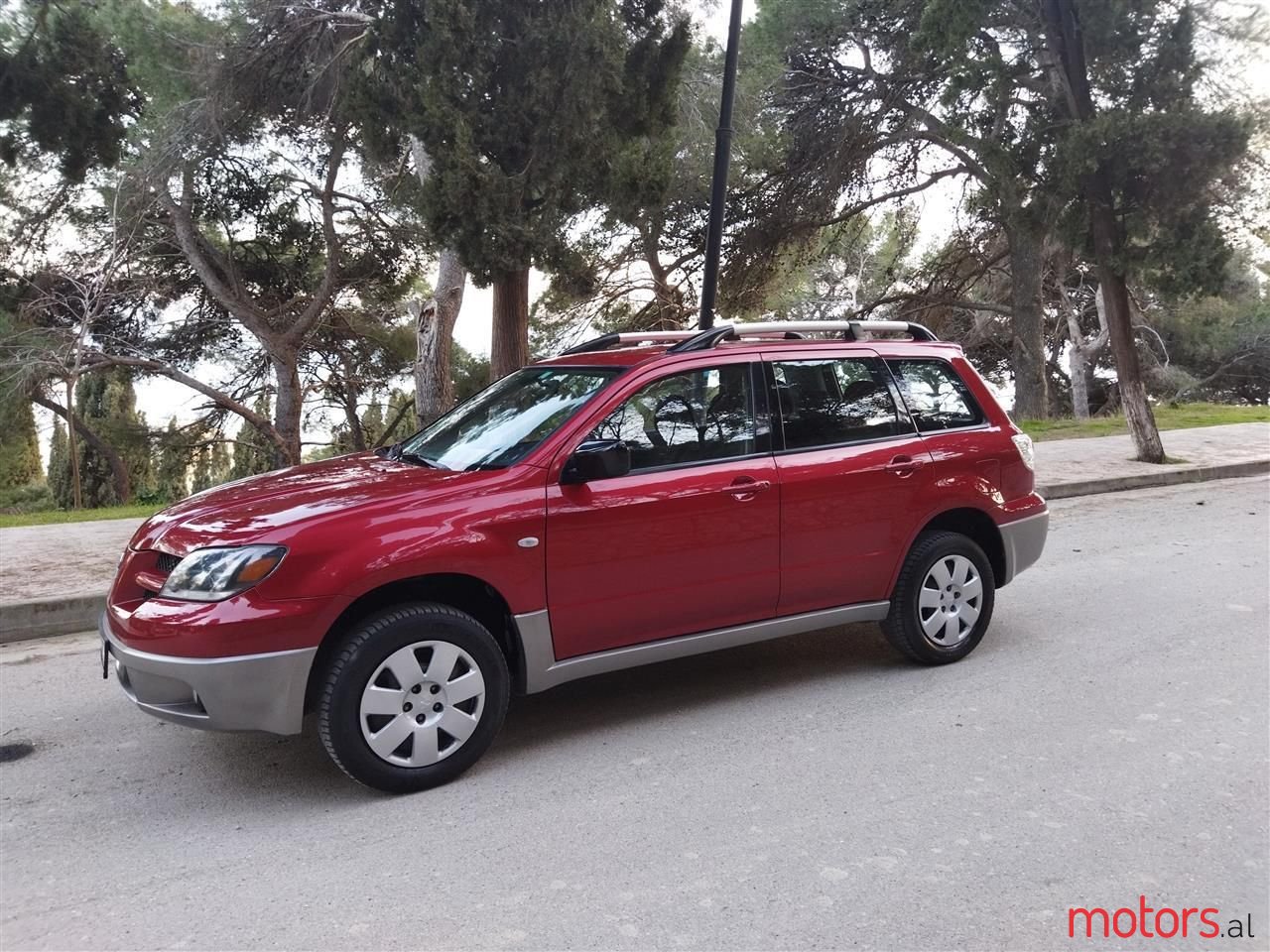 2006' Mitsubishi Outlander photo #3