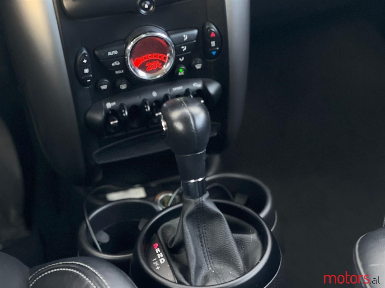 2013' MINI Cooper photo #3