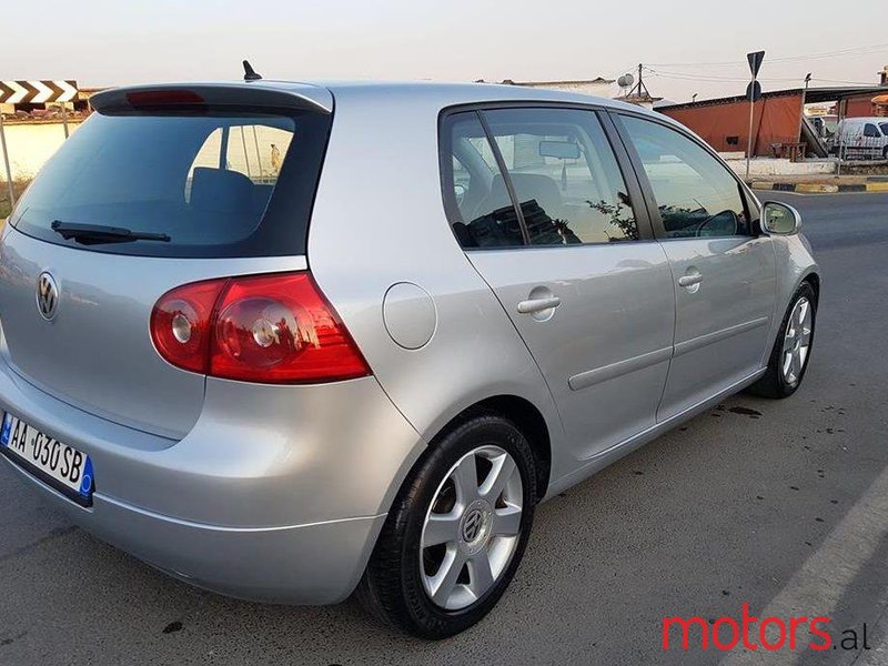 2005' Volkswagen Golf photo #2