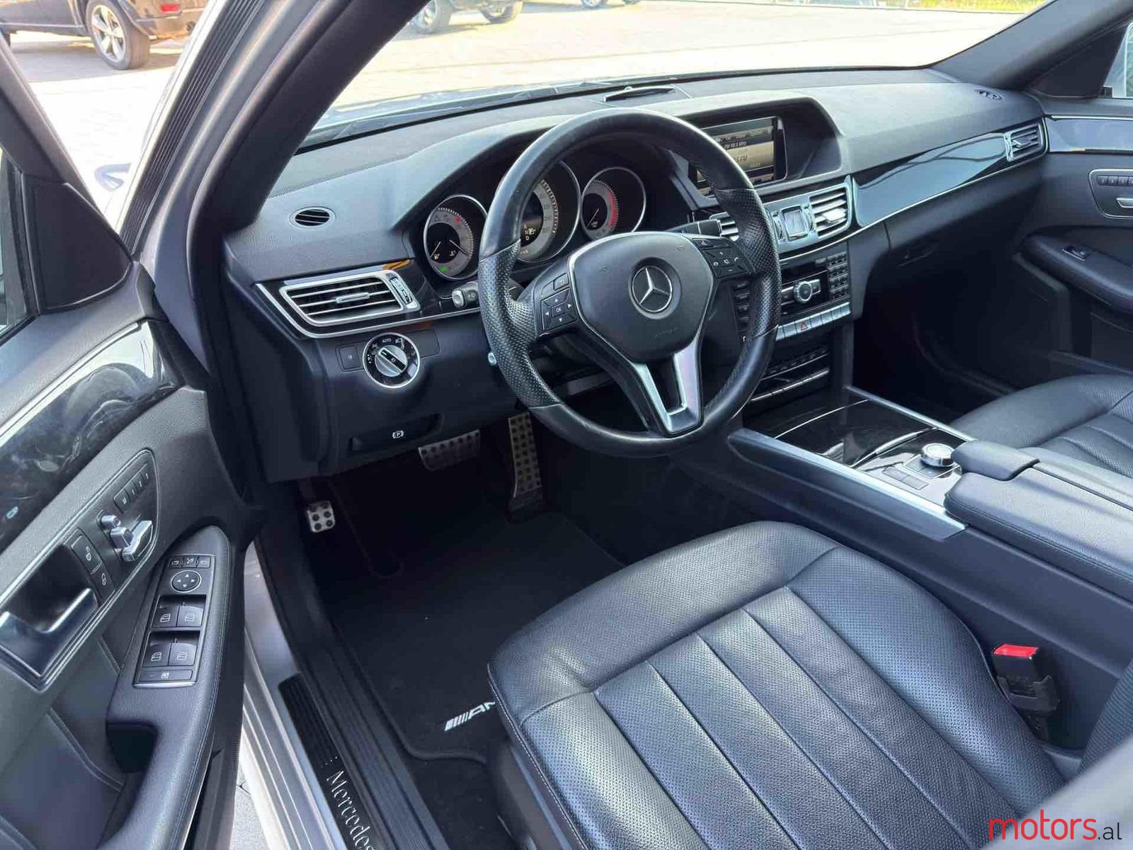 2015' Mercedes-Benz E 350 photo #5