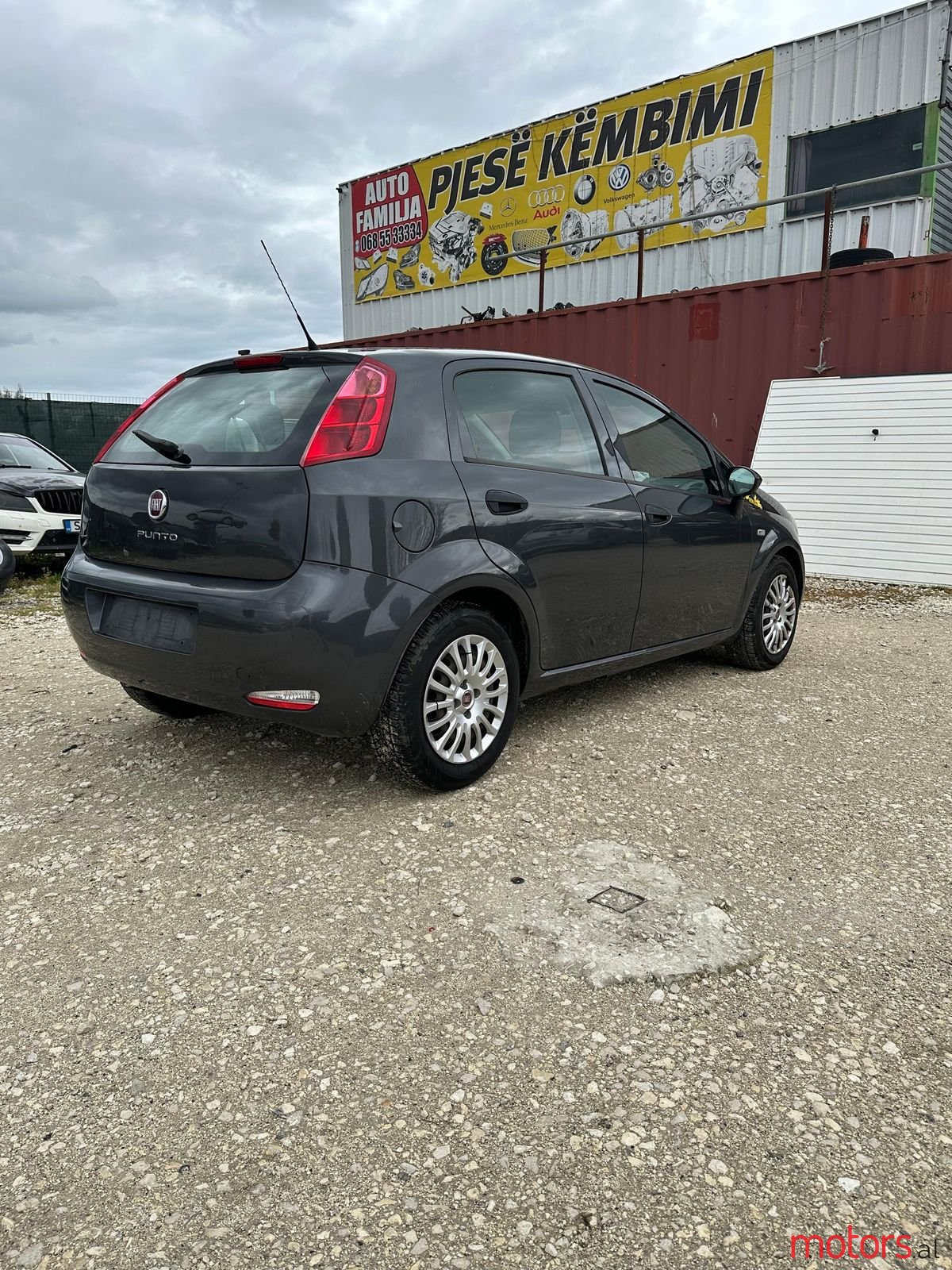 2017' Fiat Grande Punto photo #2