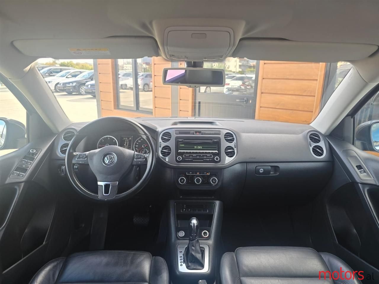 2012' Volkswagen Tiguan photo #6