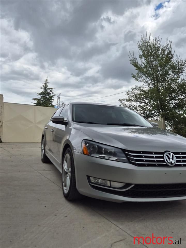 2013' Volkswagen Passat photo #1