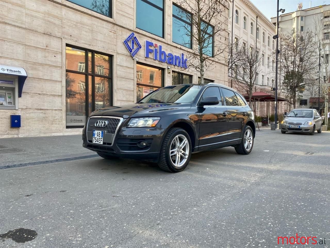 2011' Audi Q5 photo #1
