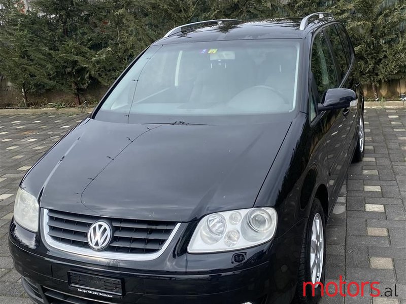2006' Volkswagen Touran photo #1