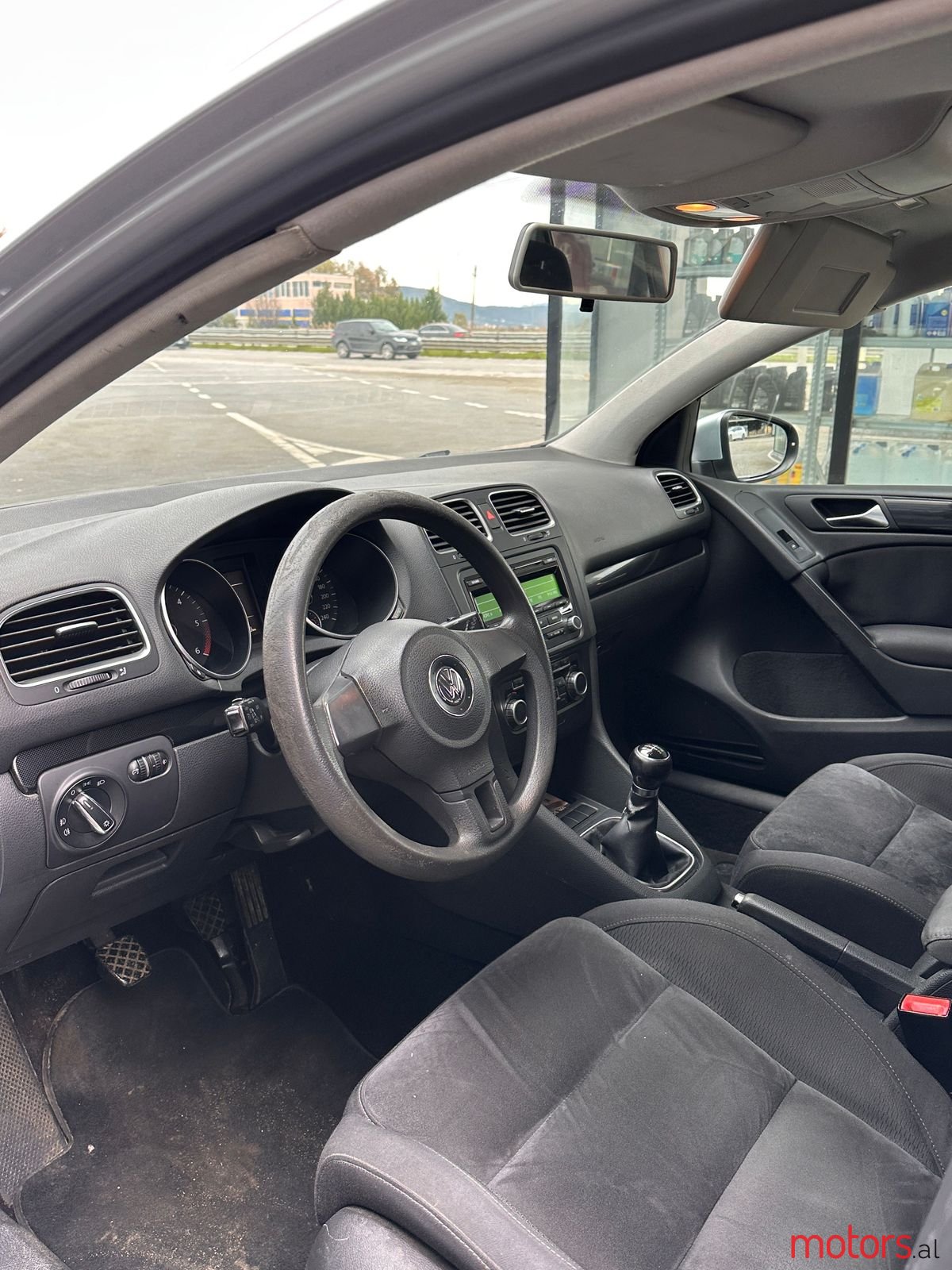 2010' Volkswagen Golf photo #5