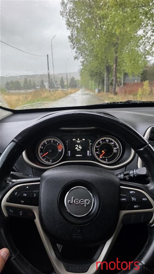 2017' Jeep Cherokee photo #2