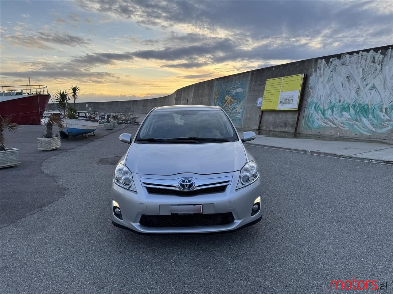 2011' Toyota Auris photo #2