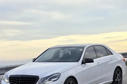 2014' Mercedes-Benz E 220