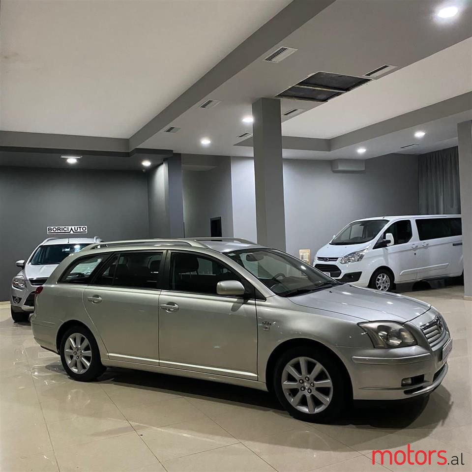 2004' Toyota Avensis photo #2