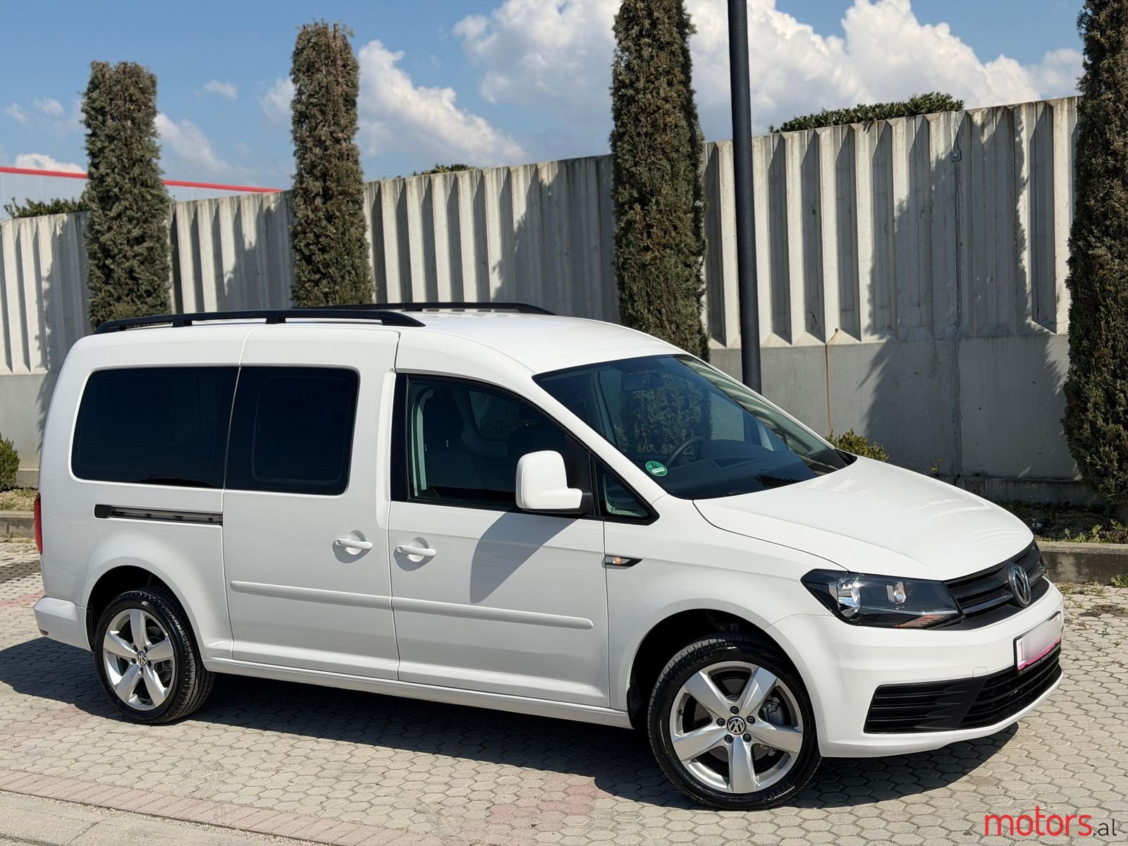 2017' Volkswagen Caddy photo #5