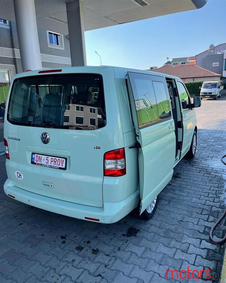 2006' Volkswagen T5 Caravelle photo #5