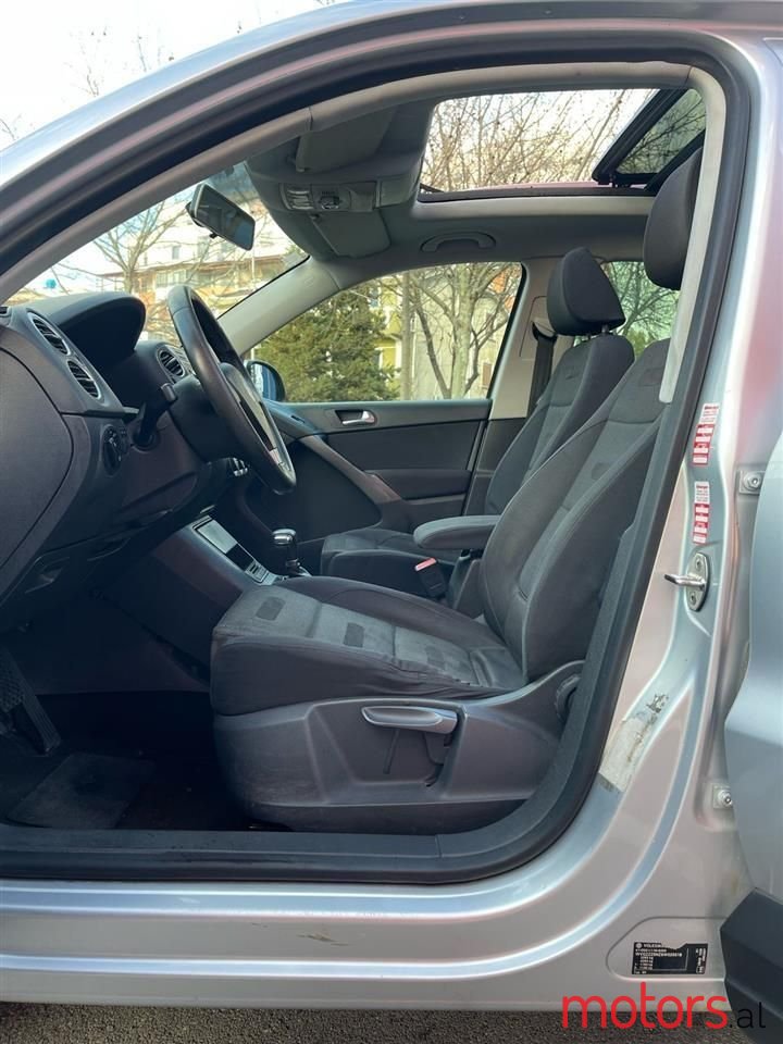2008' Volkswagen Tiguan photo #4